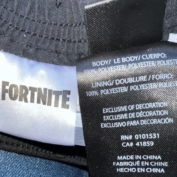 BOYS XXL 18/20 Fortnite bathing trunks by Mad Engine - Picture 3 of 7